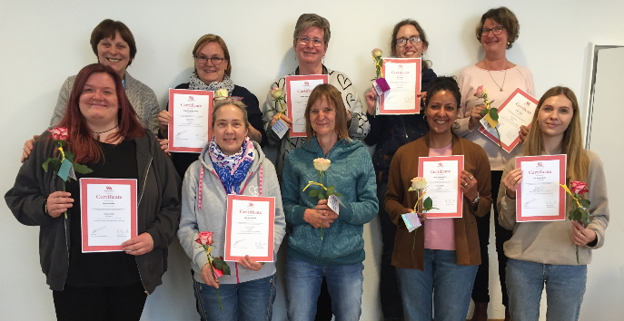 Abschlussfoto - Basiskurs April 2022 Alt text